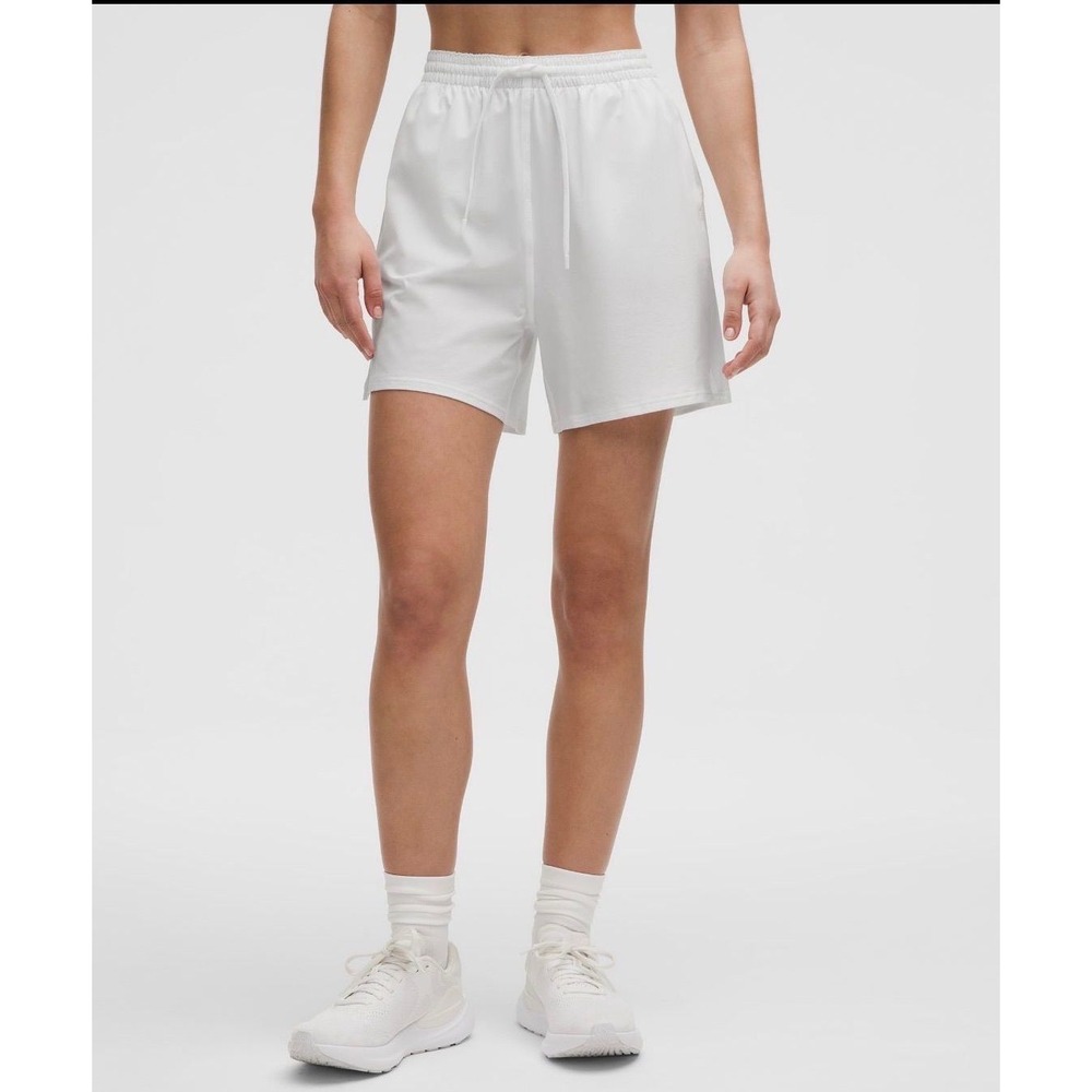 074-Lululemon Pace Rival High-Rise Short 5"